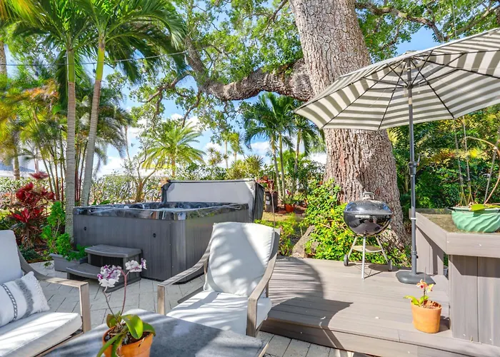 Waterfront Stuart Oasis W/ Hot Tub & Dock!