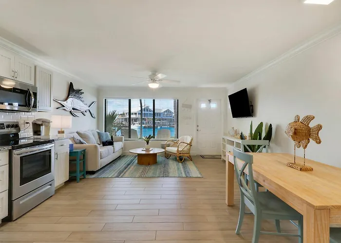 Sailfish Suites 4- Waterfront Pet Friendly