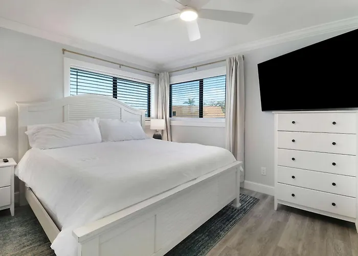 Sailfish Suites 7 - Waterfront Lodging